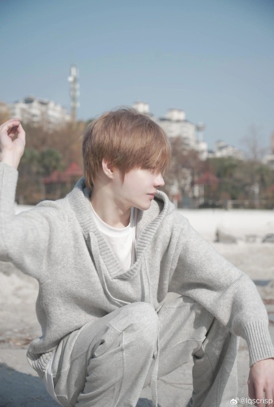 Crisp选手更新社媒动态:冬至快乐